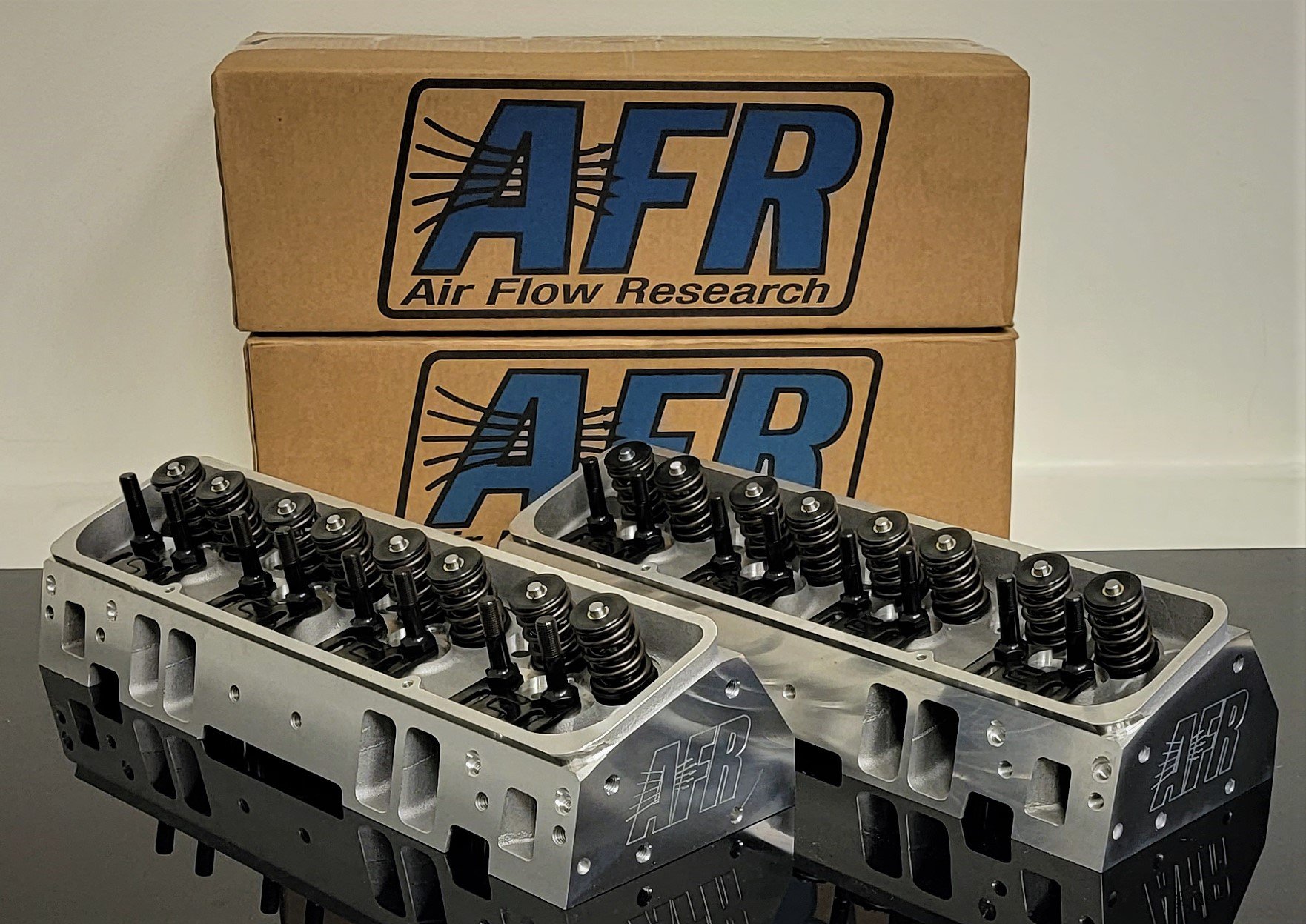 AFR Enforcer 200cc heads SBC 350 383 - 65cc Straight Plug - Hydraulic Roller